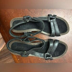 Teva cabrillio 9.5 black platform slingback Ventura cork wedge quality vacation